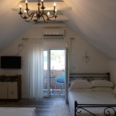 Apartments Idila ベラ・ツルクバ エクステリア 写真