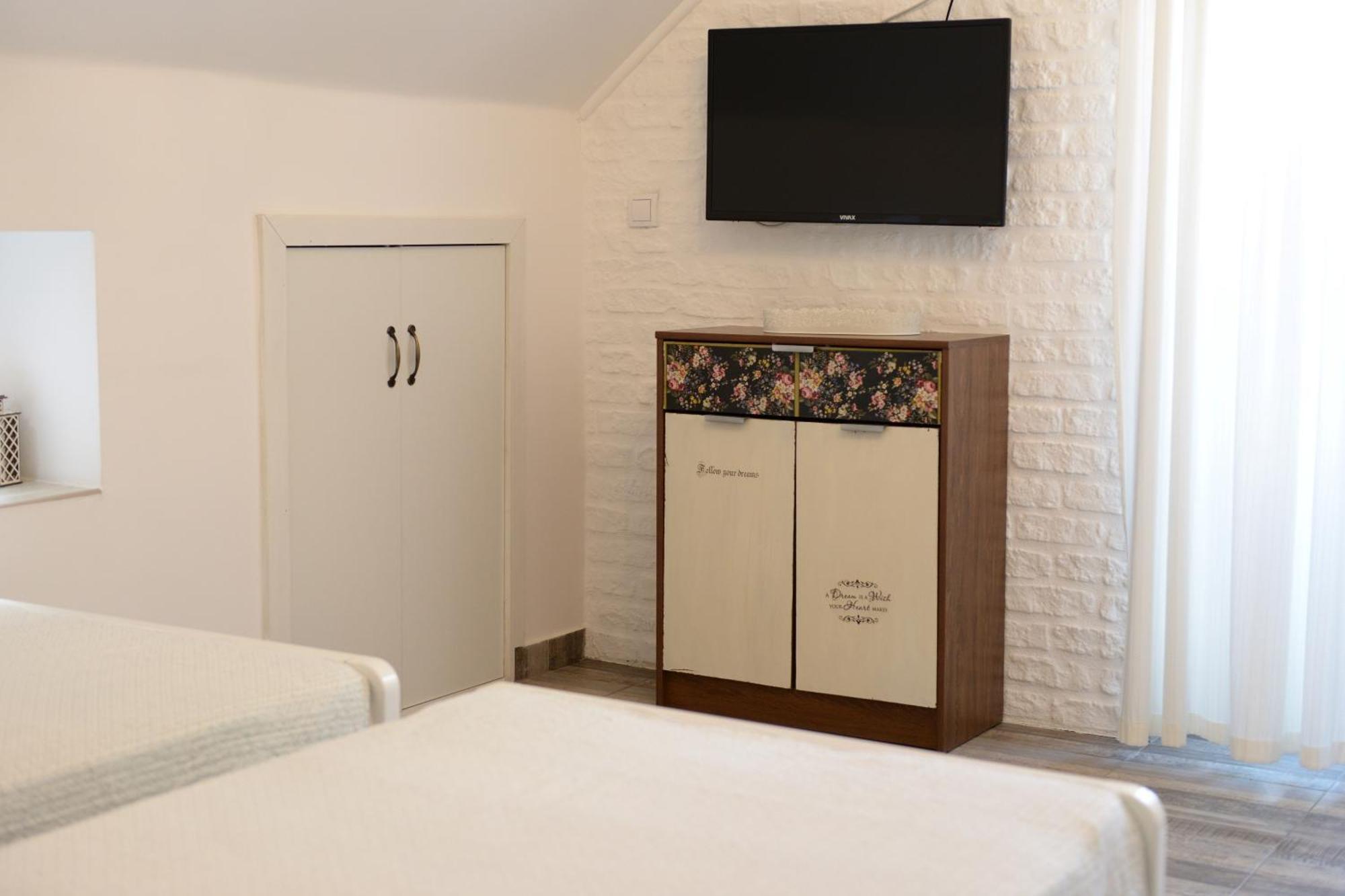 Apartments Idila ベラ・ツルクバ エクステリア 写真