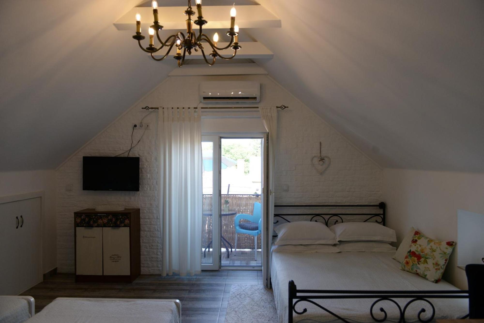 Apartments Idila ベラ・ツルクバ エクステリア 写真