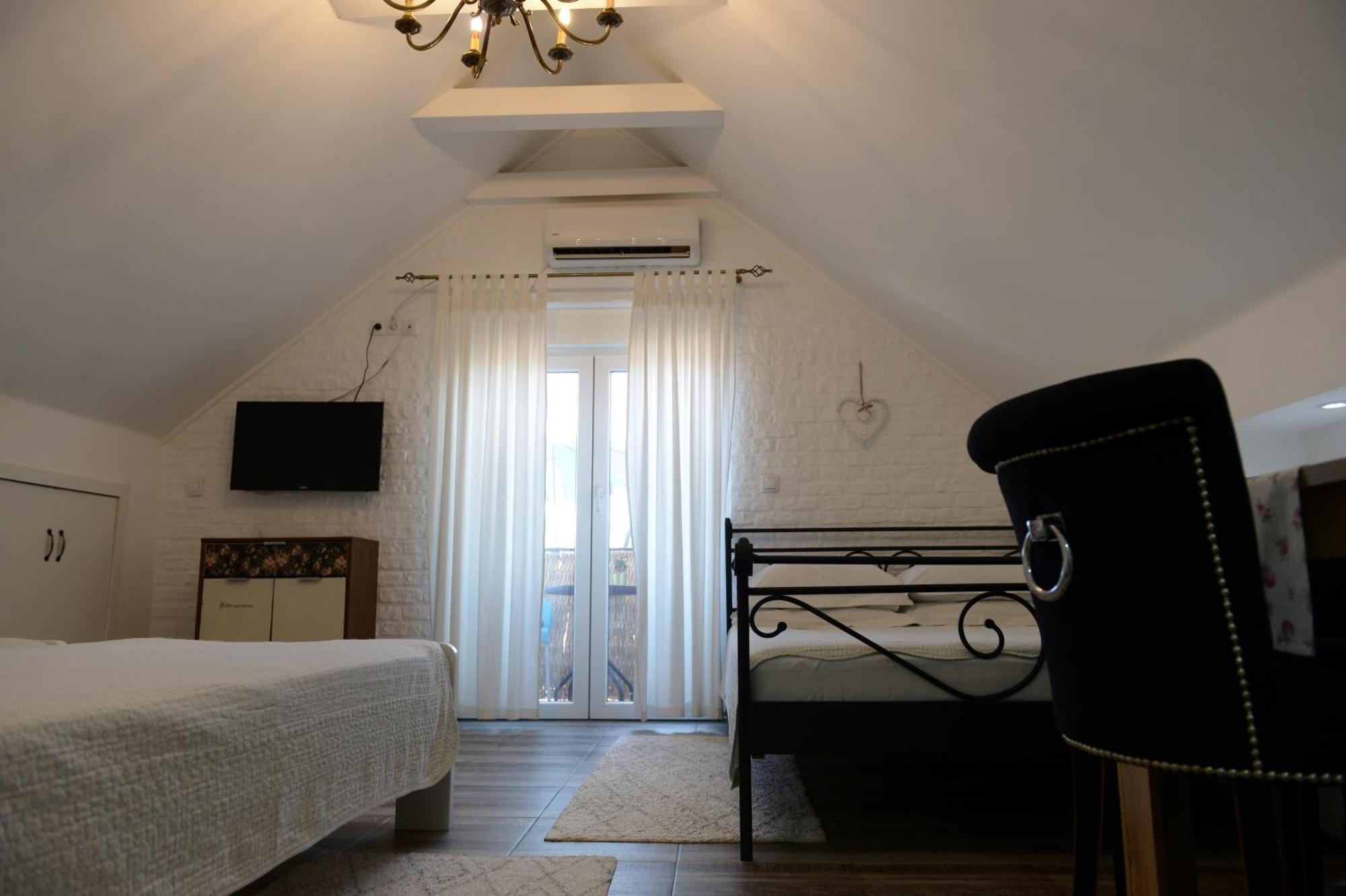 Apartments Idila ベラ・ツルクバ エクステリア 写真