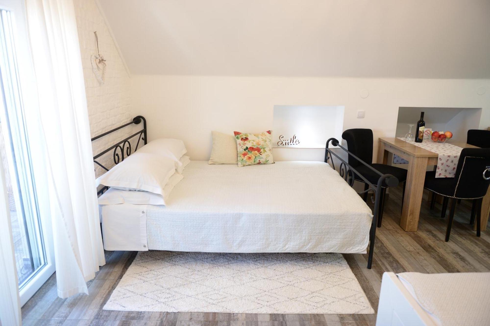 Apartments Idila ベラ・ツルクバ エクステリア 写真