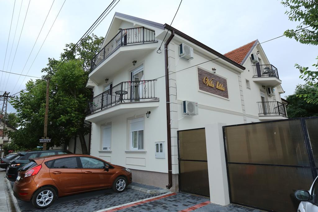 Apartments Idila ベラ・ツルクバ エクステリア 写真