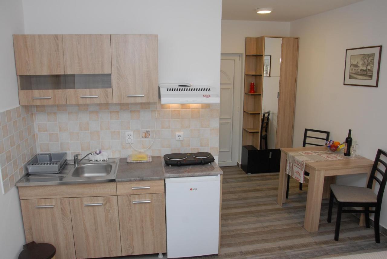Apartments Idila ベラ・ツルクバ エクステリア 写真